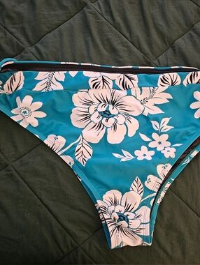 torrid Teal & White Floral Cheeky Bikini Bottoms NWOT